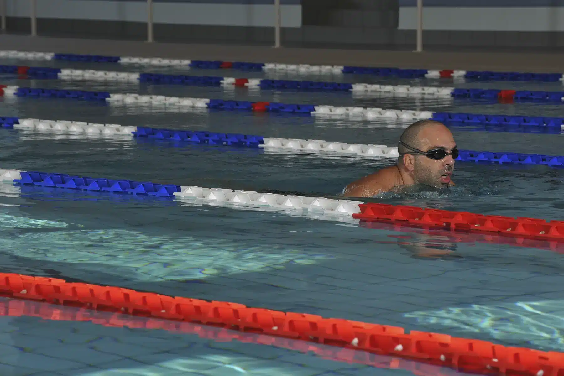piscina sportiva