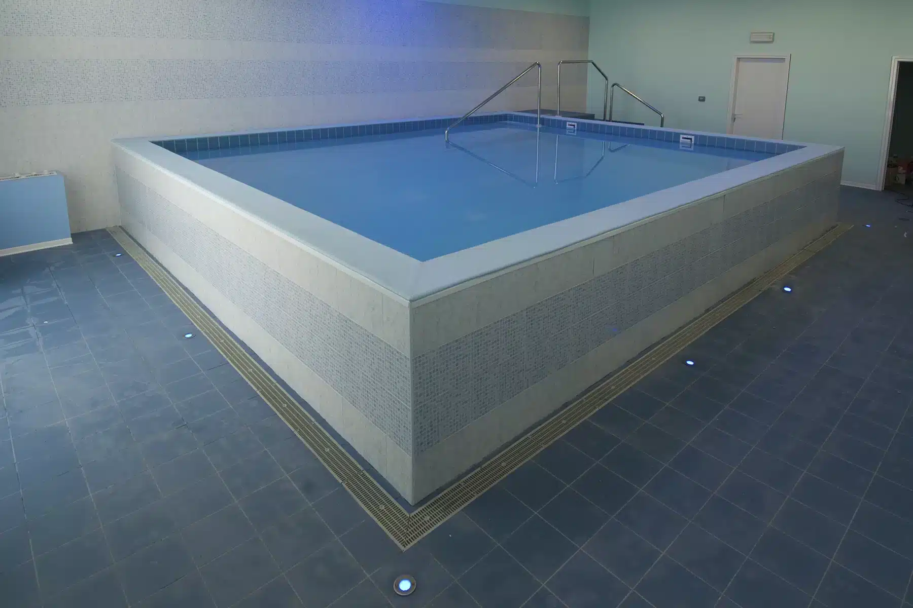 Piscine riabilitative fuoriterra in acciaio inox
