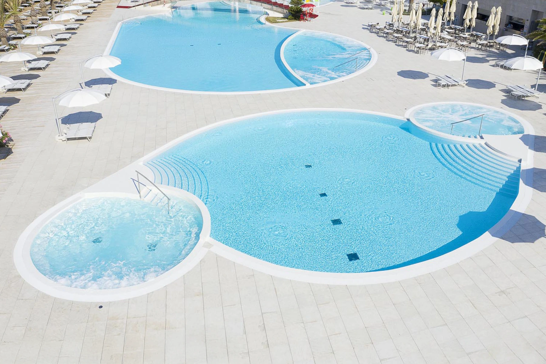 piscina idromassaggio per centri termali e talassoterapici