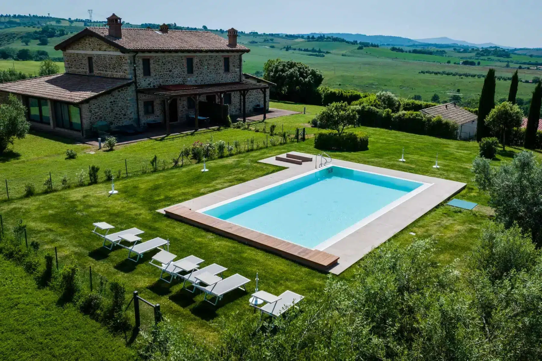 progettazione e costruzione piscine per agriturismi