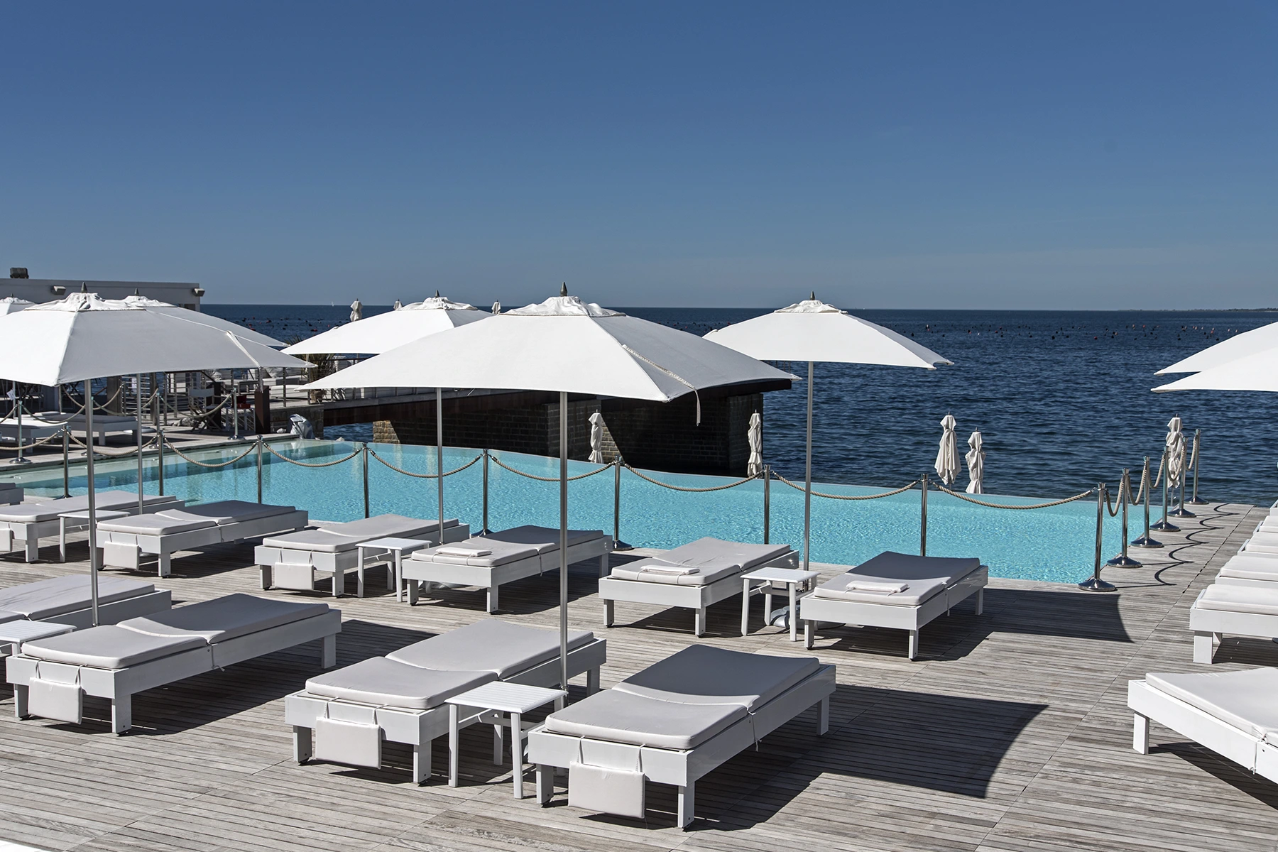 Vendita e costruzione piscine Mantova | CEMI Network