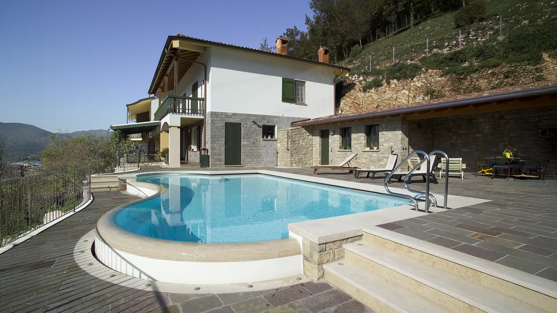 Piscina Privata seminterrata Lago d'Iseo BG Cop Piscina Privata seminterrata Lago d'Iseo BG Cop