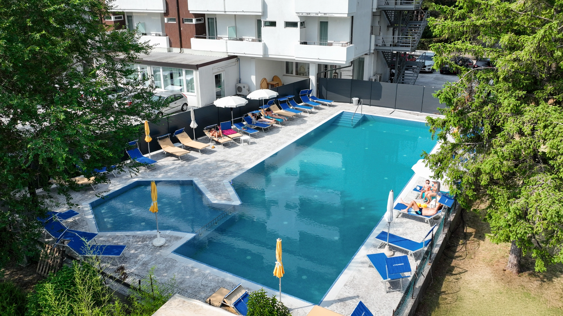 Piscina Hotel Consuelo Lignano Sabbiadoro | Design e Tecnologia by CEMI Network piscina Hotel Consuelo Lignano Sabbiadoro