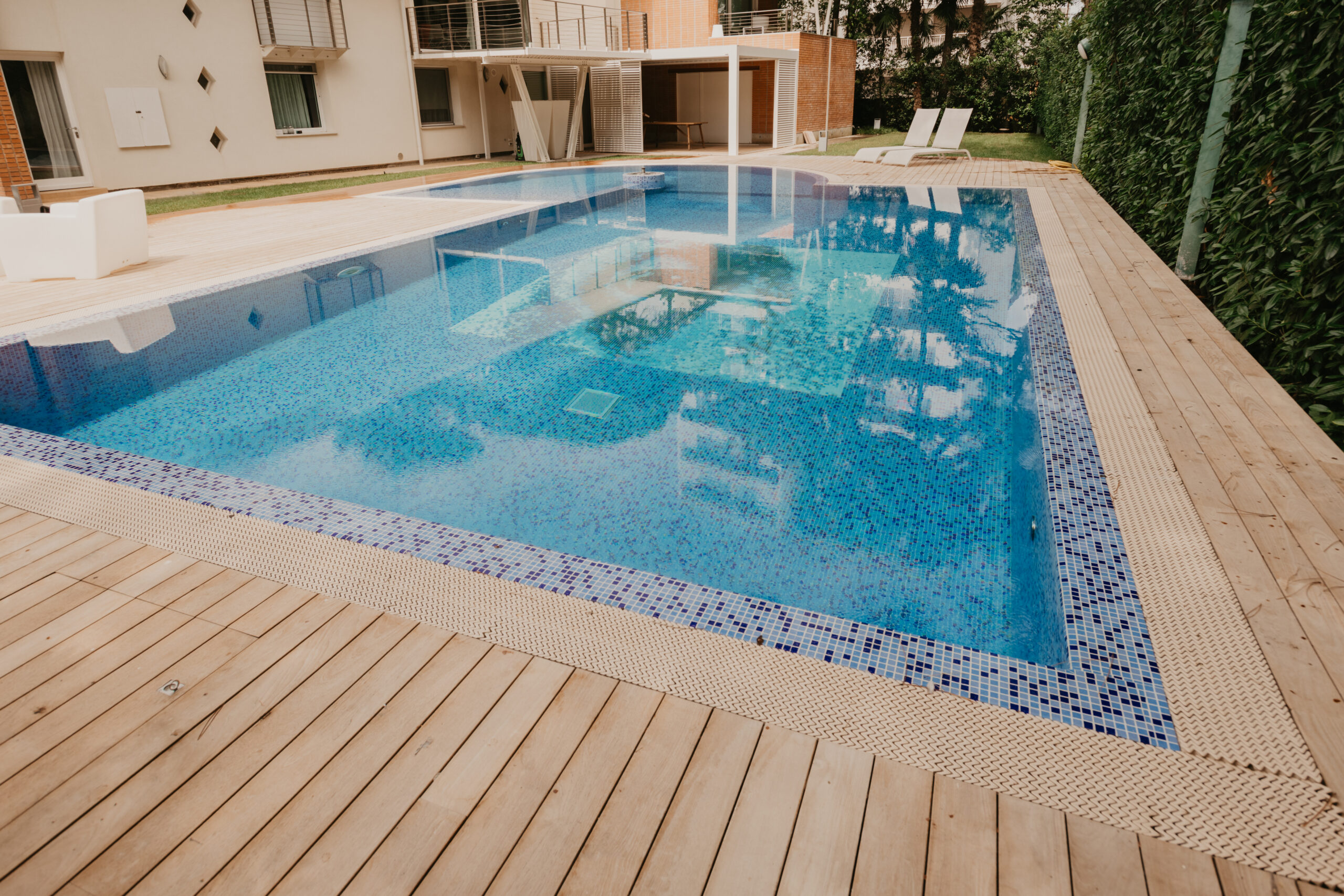 piscina privata di lusso mosaico
