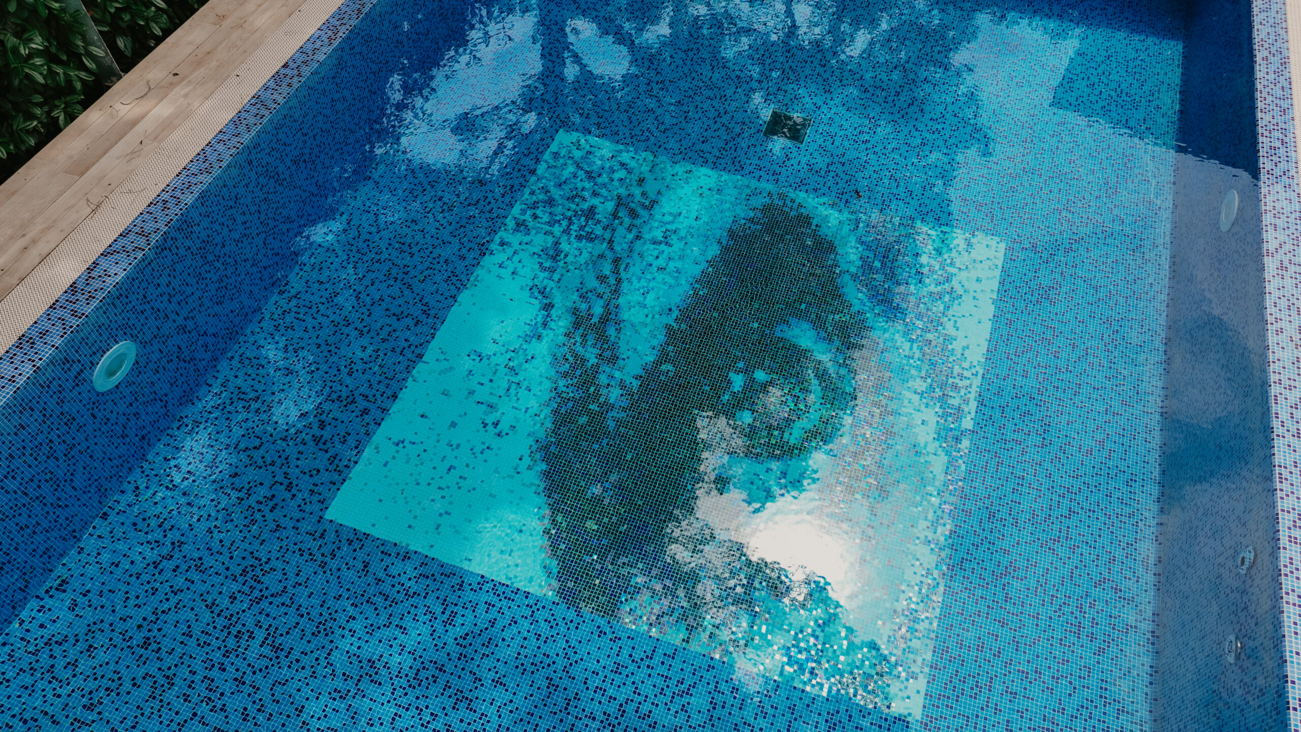 piscina privata di lusso mosaico